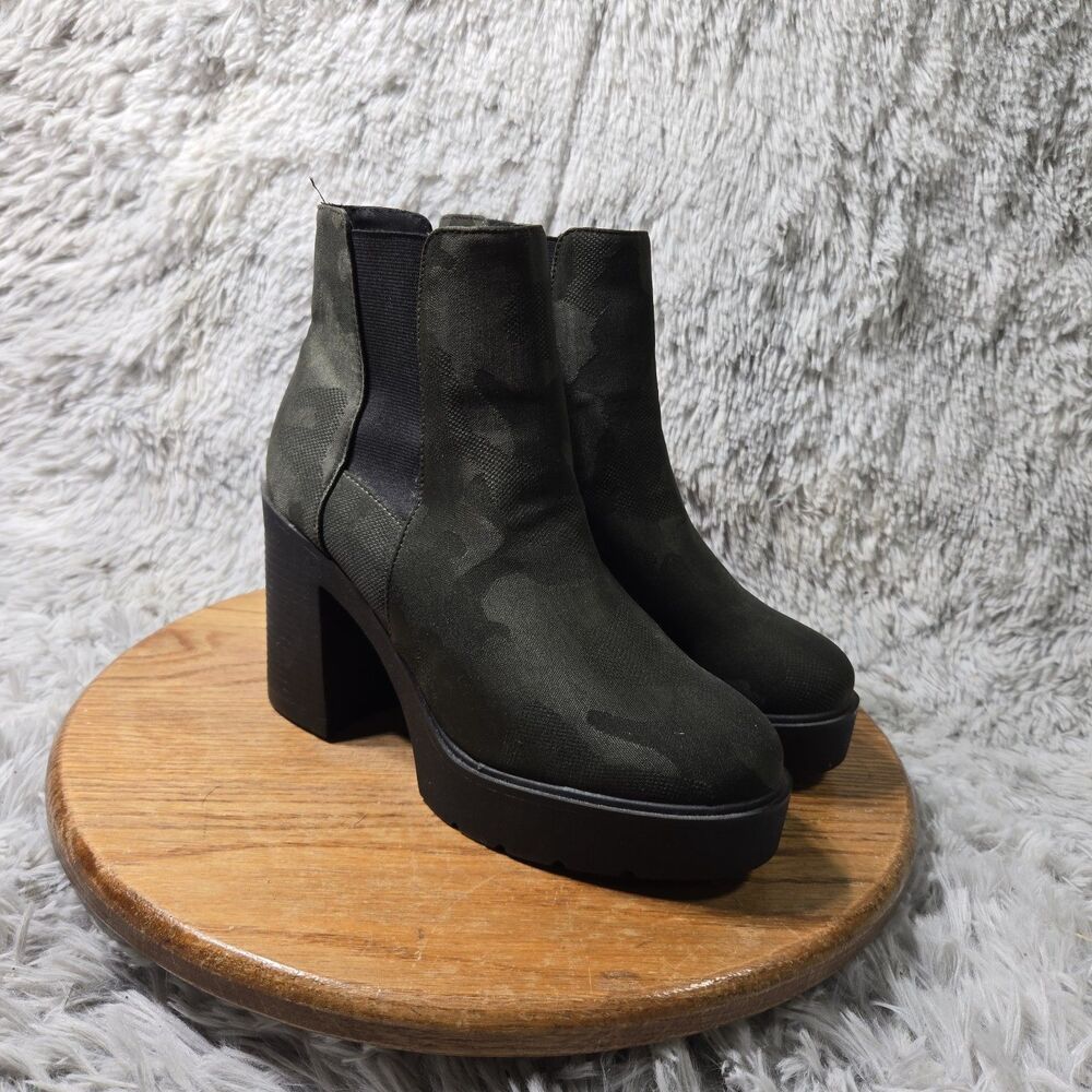 Soda Camo Chunky Pumps Womens 9 Lug Sole Mid Heel Chelsea Fashion Ankle Bootie